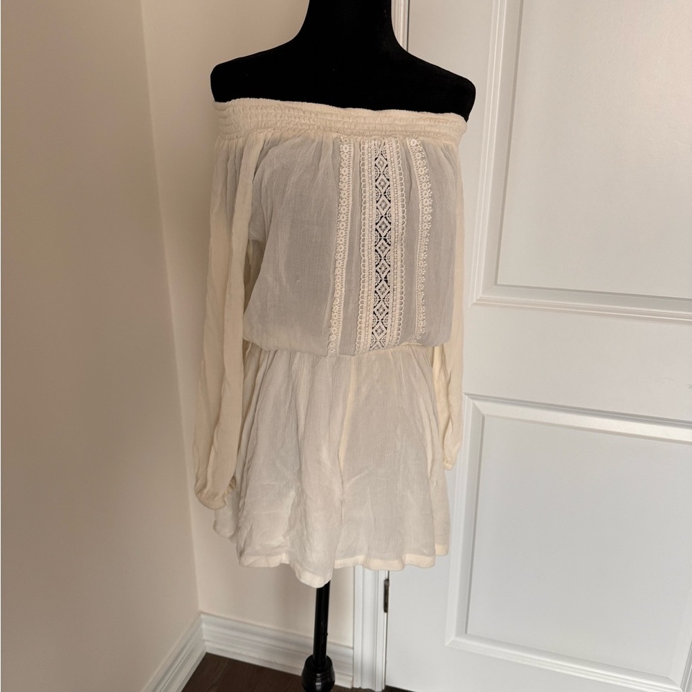 Dynamite Ivory Romper - Picture 2 of 4